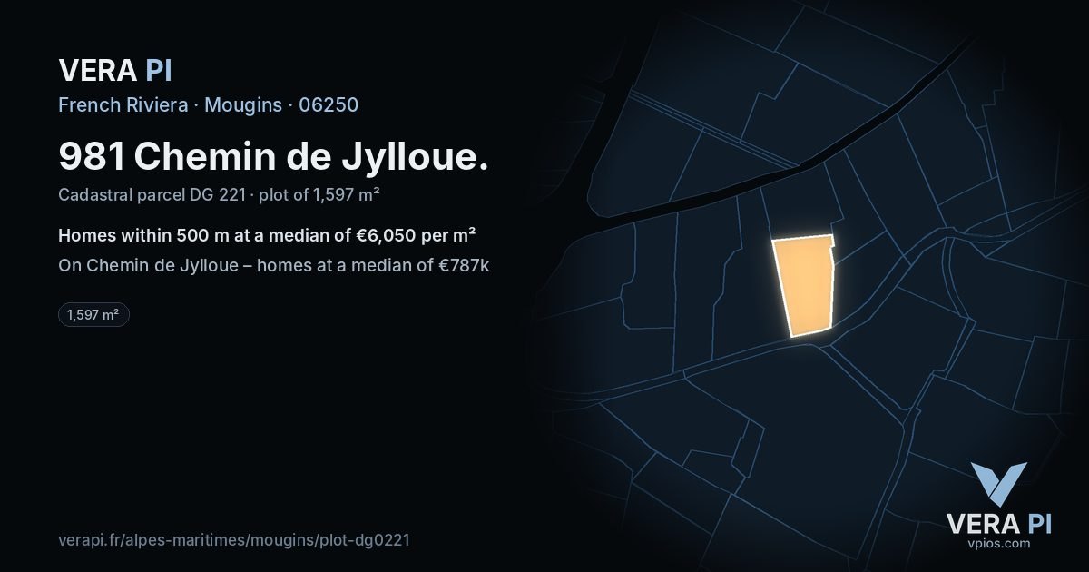 981 Chemin de Jylloue, Mougins at night – the plot lit, the parcels around coloured by the prices near them