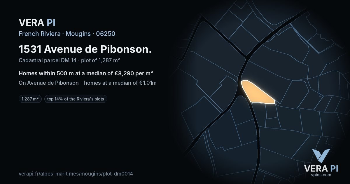 1531 Avenue de Pibonson, Mougins at night – the plot lit, the parcels around coloured by the prices near them