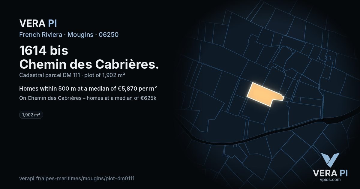 1614 bis Chemin des Cabrières, Mougins at night – the plot lit, the parcels around coloured by the prices near them