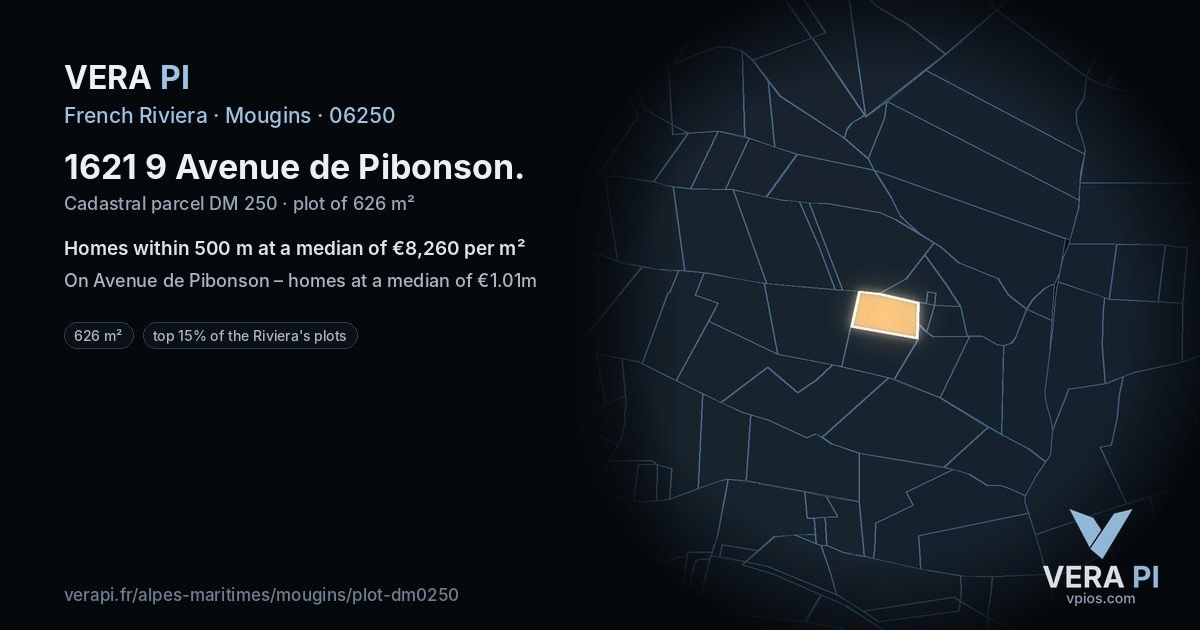 1621 9 Avenue de Pibonson, Mougins at night – the plot lit, the parcels around coloured by the prices near them
