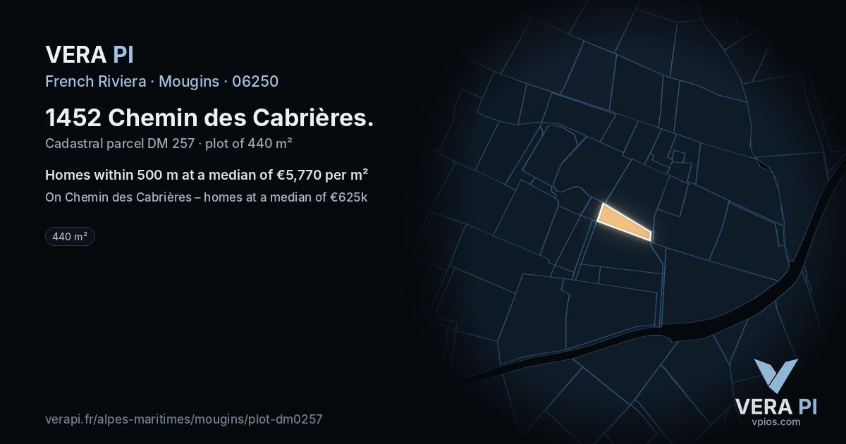 1452 Chemin des Cabrières, Mougins at night – the plot lit, the parcels around coloured by the prices near them