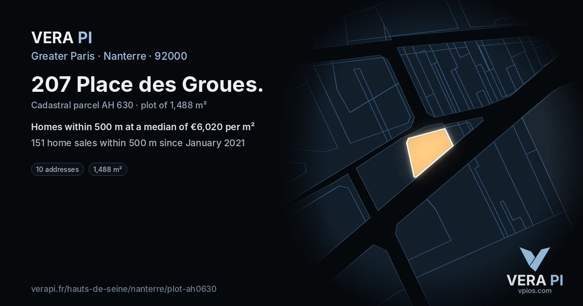 207 Place des Groues, Nanterre at night – the plot lit, the parcels around coloured by the prices near them