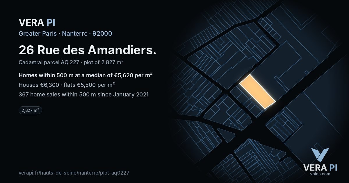 26 Rue des Amandiers, Nanterre at night – the plot lit, the parcels around coloured by the prices near them