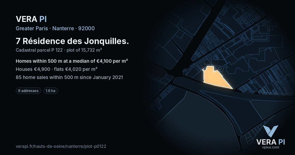 7 Résidence des Jonquilles, Nanterre at night – the plot lit, the parcels around coloured by the prices near them