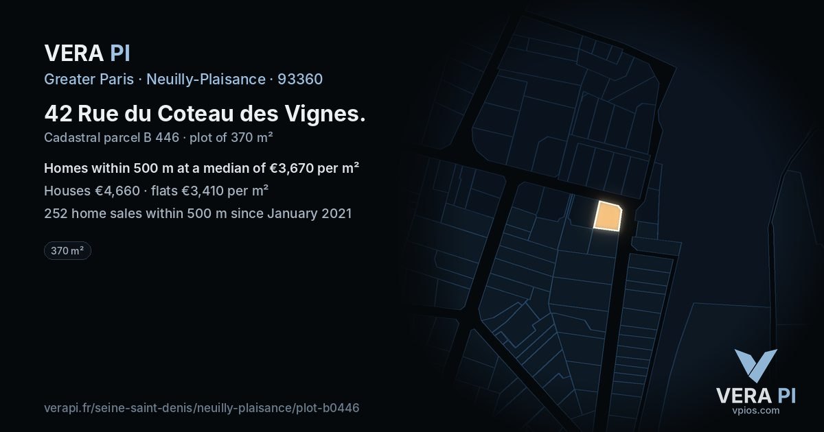42 Rue du Coteau des Vignes, Neuilly-Plaisance at night – the plot lit, the parcels around coloured by the prices near them