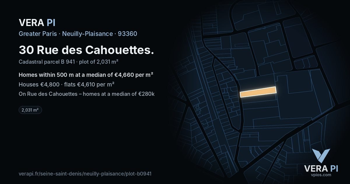 30 Rue des Cahouettes, Neuilly-Plaisance at night – the plot lit, the parcels around coloured by the prices near them