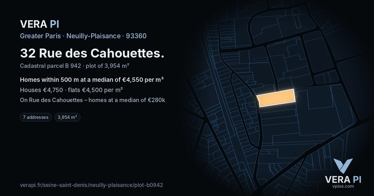 32 Rue des Cahouettes, Neuilly-Plaisance at night – the plot lit, the parcels around coloured by the prices near them