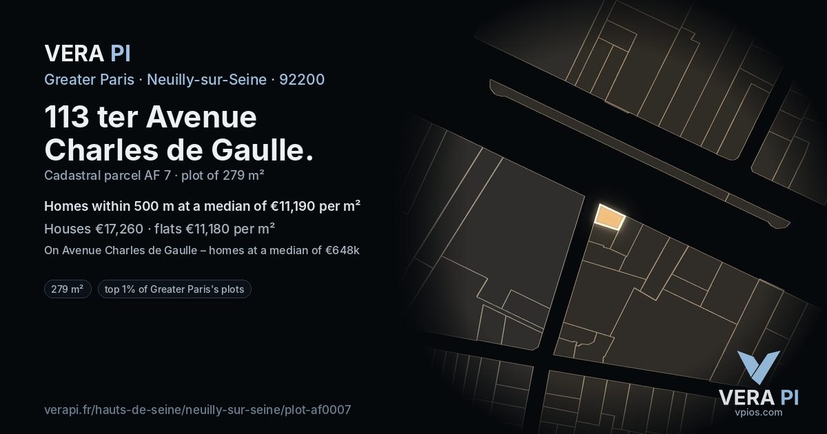 113 ter Avenue Charles de Gaulle, Neuilly-sur-Seine at night – the plot lit, the parcels around coloured by the prices near them