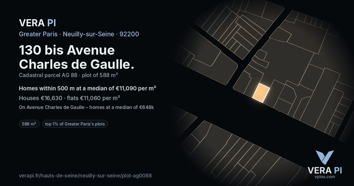 130 bis Avenue Charles de Gaulle, Neuilly-sur-Seine at night – the plot lit, the parcels around coloured by the prices near them