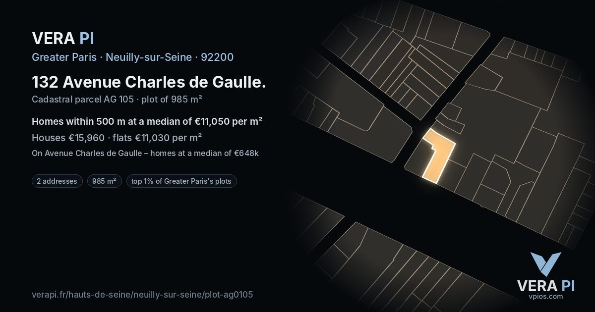 132 Avenue Charles de Gaulle, Neuilly-sur-Seine at night – the plot lit, the parcels around coloured by the prices near them