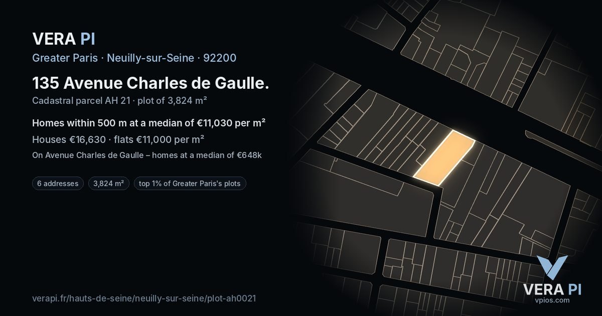 135 Avenue Charles de Gaulle, Neuilly-sur-Seine at night – the plot lit, the parcels around coloured by the prices near them