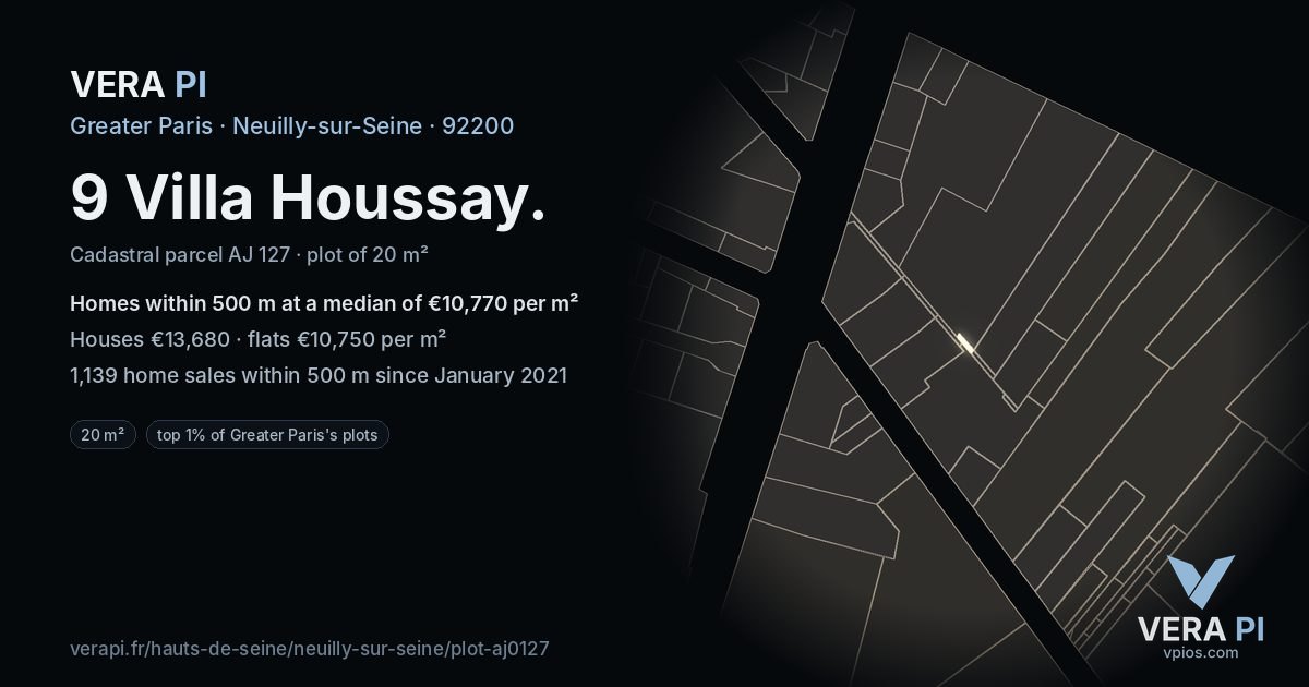 9 Villa Houssay, Neuilly-sur-Seine at night – the plot lit, the parcels around coloured by the prices near them