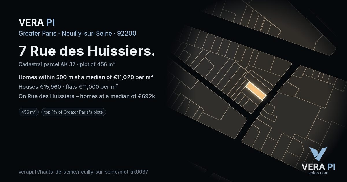 7 Rue des Huissiers, Neuilly-sur-Seine at night – the plot lit, the parcels around coloured by the prices near them