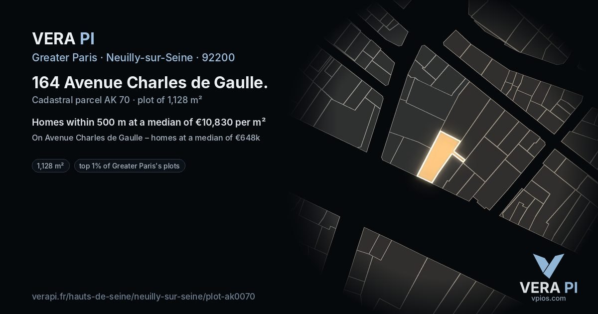 164 Avenue Charles de Gaulle, Neuilly-sur-Seine at night – the plot lit, the parcels around coloured by the prices near them