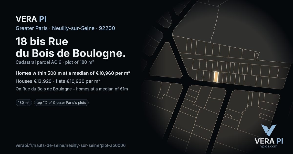 18 bis Rue du Bois de Boulogne, Neuilly-sur-Seine at night – the plot lit, the parcels around coloured by the prices near them