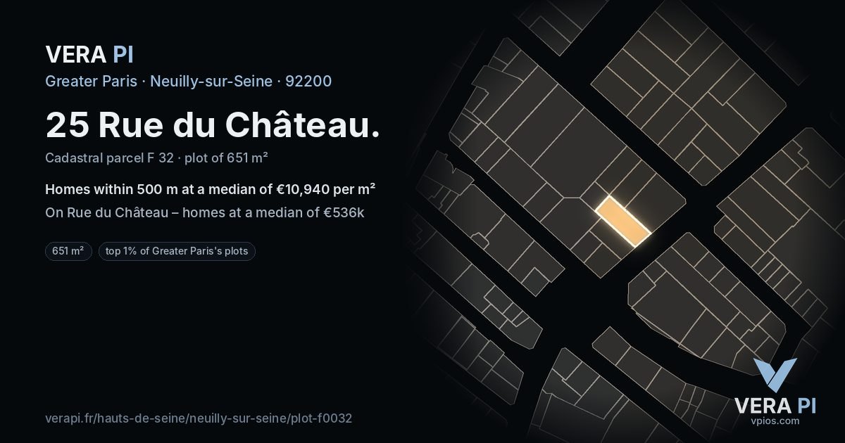 25 Rue du Château, Neuilly-sur-Seine at night – the plot lit, the parcels around coloured by the prices near them
