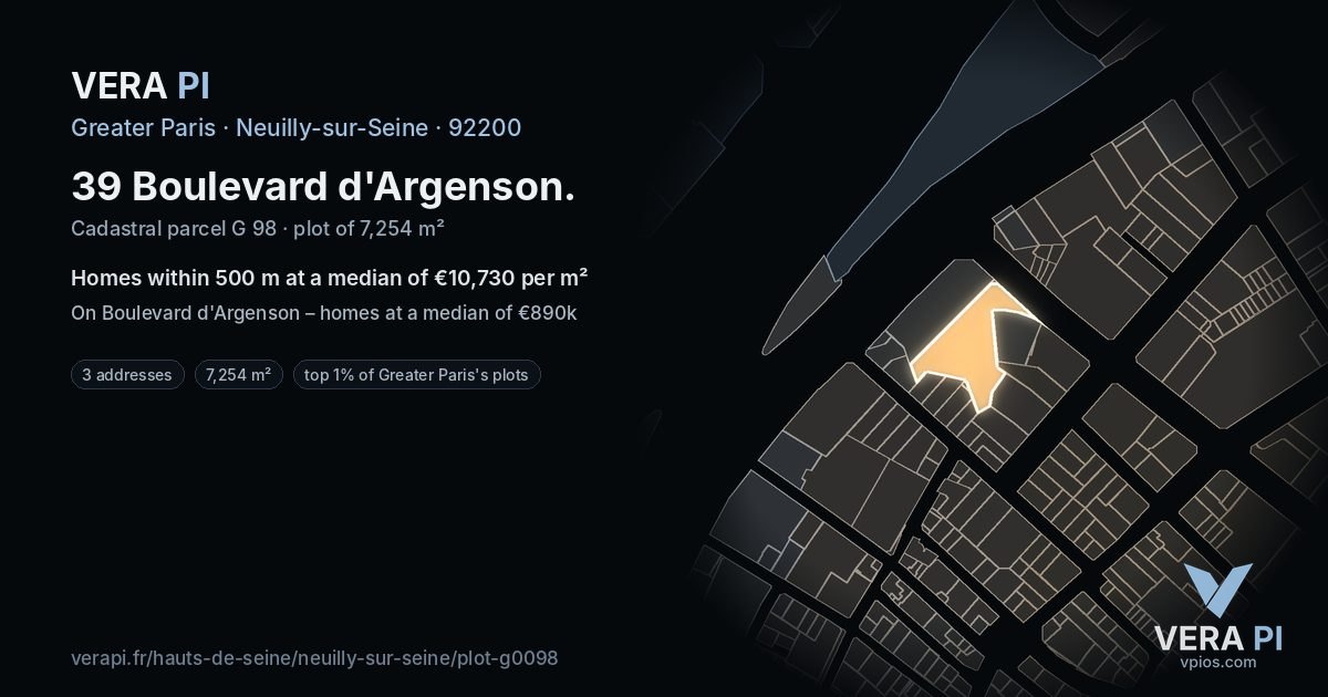39 Boulevard d'Argenson, Neuilly-sur-Seine at night – the plot lit, the parcels around coloured by the prices near them