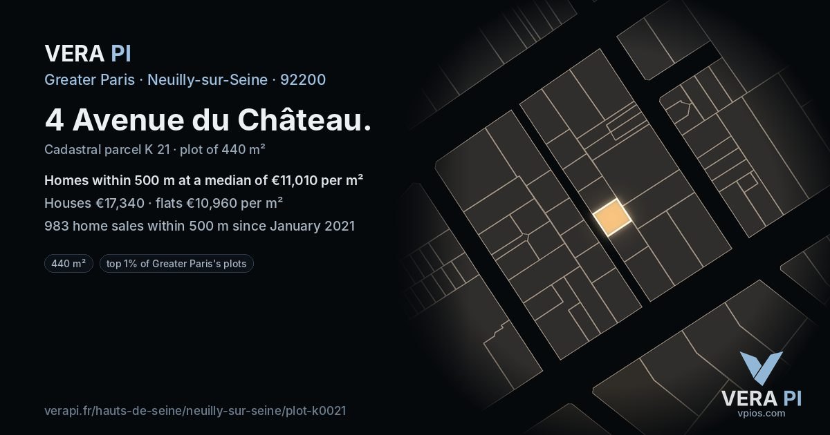 4 Avenue du Château, Neuilly-sur-Seine at night – the plot lit, the parcels around coloured by the prices near them