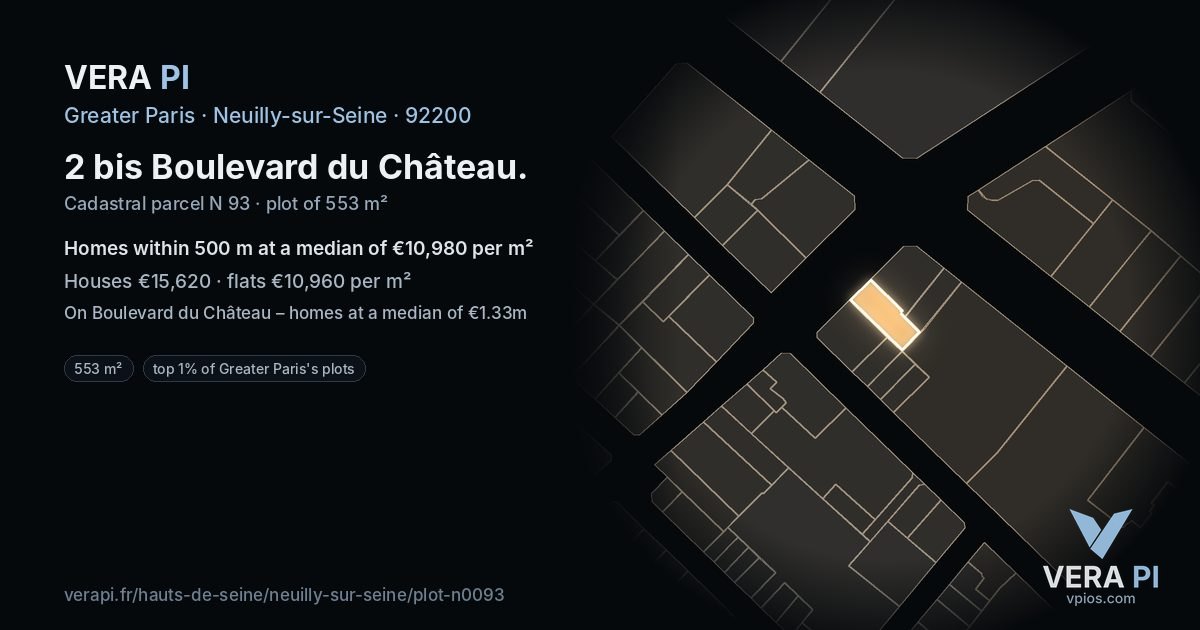 2 bis Boulevard du Château, Neuilly-sur-Seine at night – the plot lit, the parcels around coloured by the prices near them