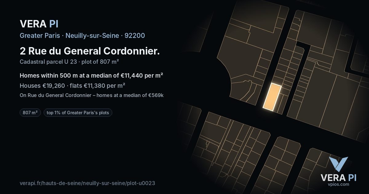 2 Rue du General Cordonnier, Neuilly-sur-Seine at night – the plot lit, the parcels around coloured by the prices near them