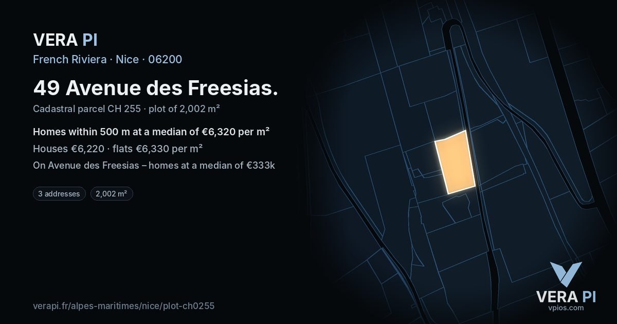 49 Avenue des Freesias, Nice at night – the plot lit, the parcels around coloured by the prices near them