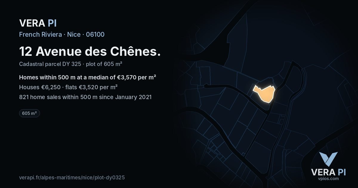 12 Avenue des Chênes, Nice at night – the plot lit, the parcels around coloured by the prices near them