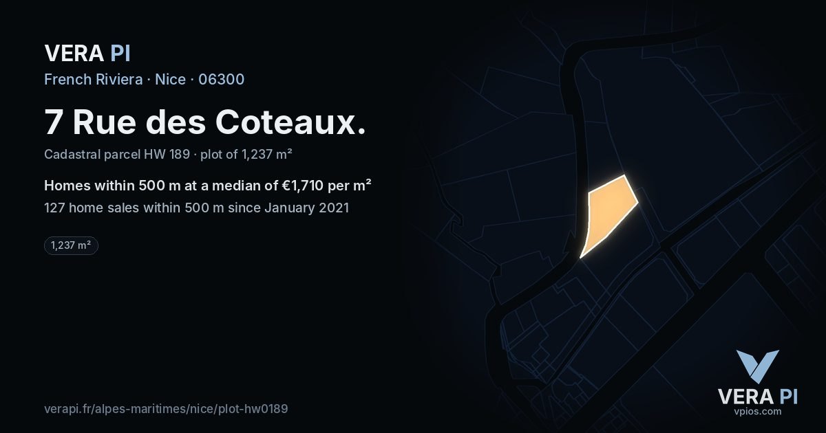 7 Rue des Coteaux, Nice at night – the plot lit, the parcels around coloured by the prices near them