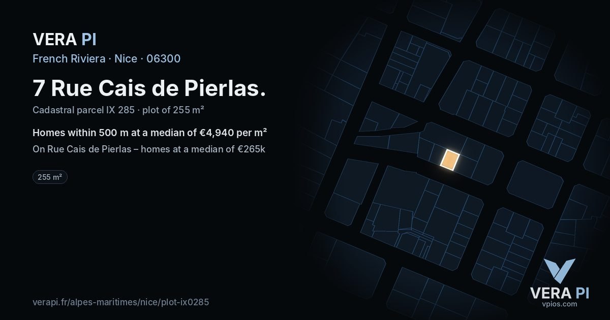 7 Rue Cais de Pierlas, Nice at night – the plot lit, the parcels around coloured by the prices near them