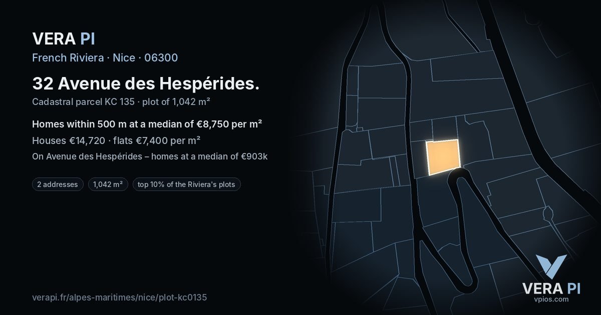 32 Avenue des Hespérides, Nice at night – the plot lit, the parcels around coloured by the prices near them