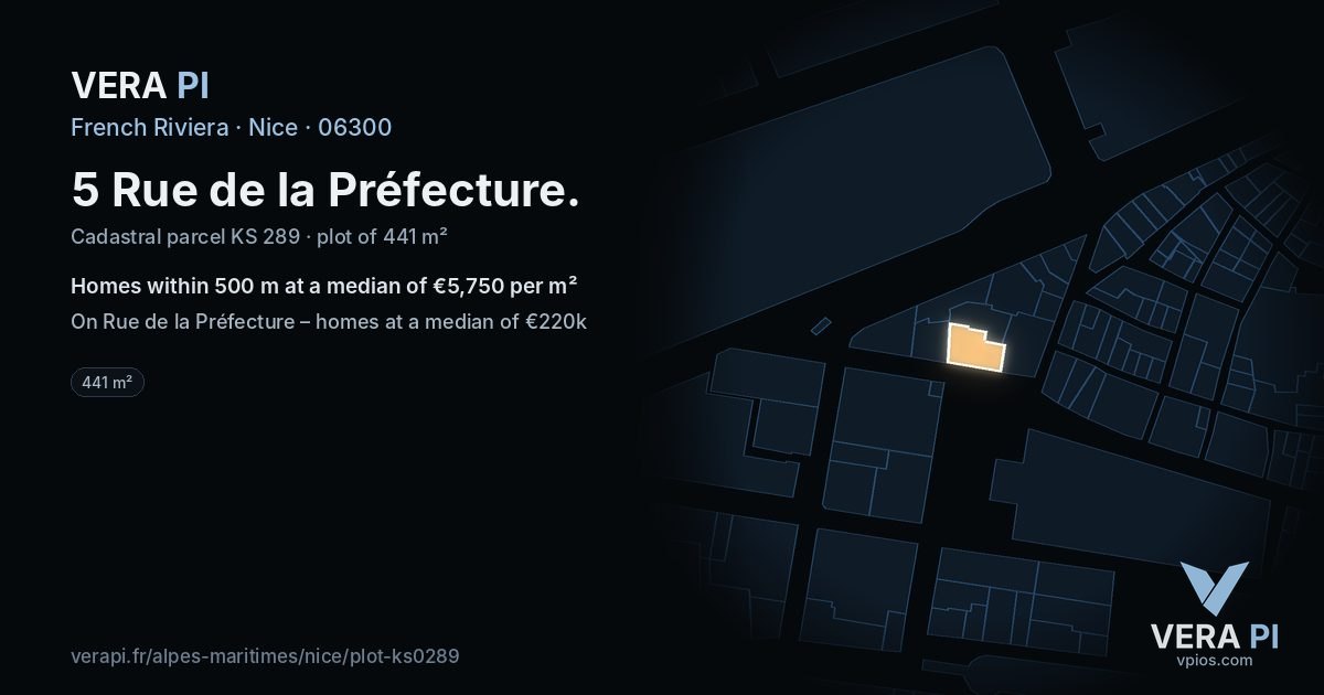 5 Rue de la Préfecture, Nice at night – the plot lit, the parcels around coloured by the prices near them