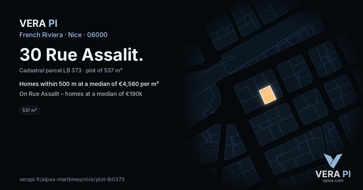 30 Rue Assalit, Nice at night – the plot lit, the parcels around coloured by the prices near them