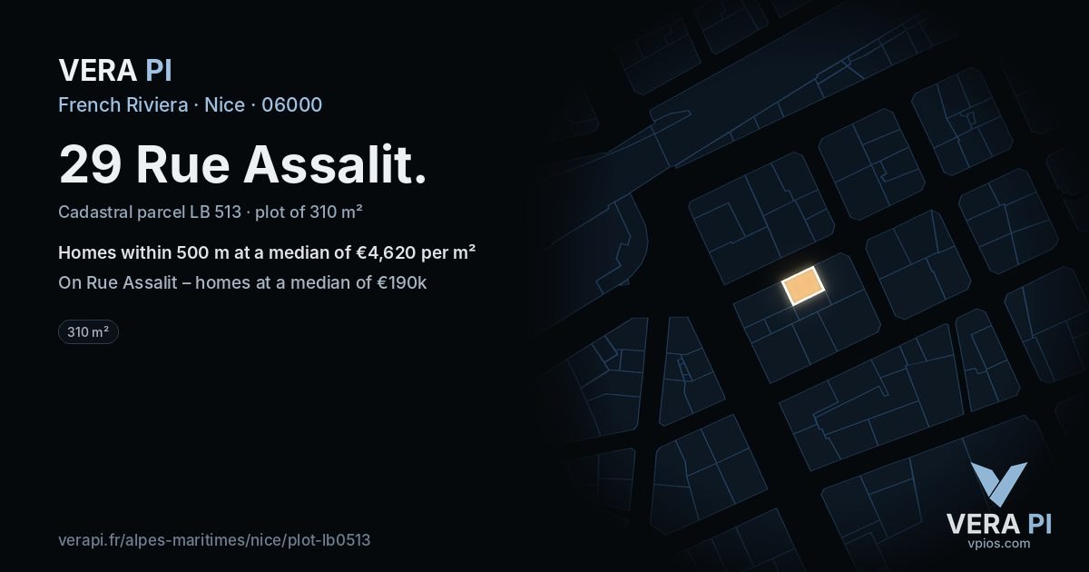 29 Rue Assalit, Nice at night – the plot lit, the parcels around coloured by the prices near them