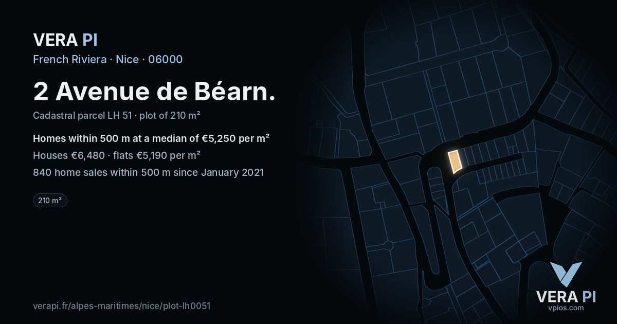 2 Avenue de Béarn, Nice at night – the plot lit, the parcels around coloured by the prices near them