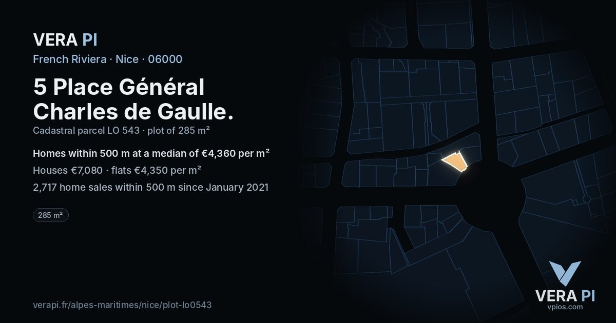 5 Place Général Charles de Gaulle, Nice at night – the plot lit, the parcels around coloured by the prices near them