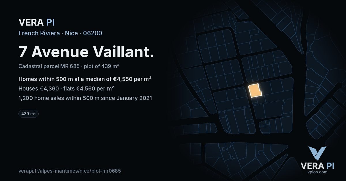 7 Avenue Vaillant, Nice at night – the plot lit, the parcels around coloured by the prices near them