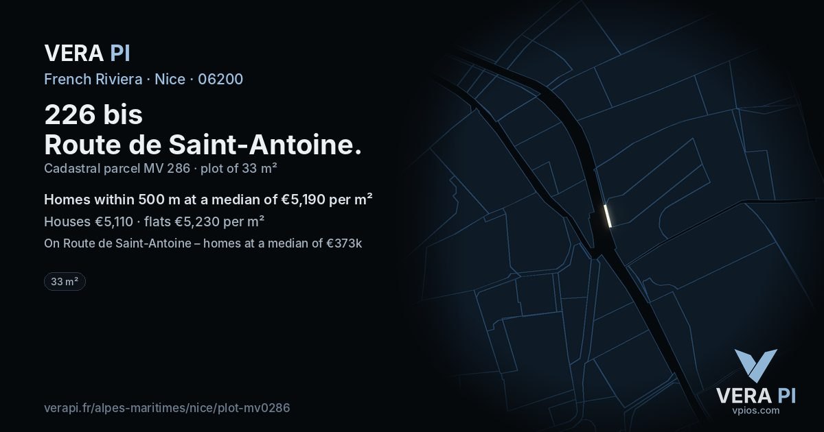226 bis Route de Saint-Antoine, Nice at night – the plot lit, the parcels around coloured by the prices near them
