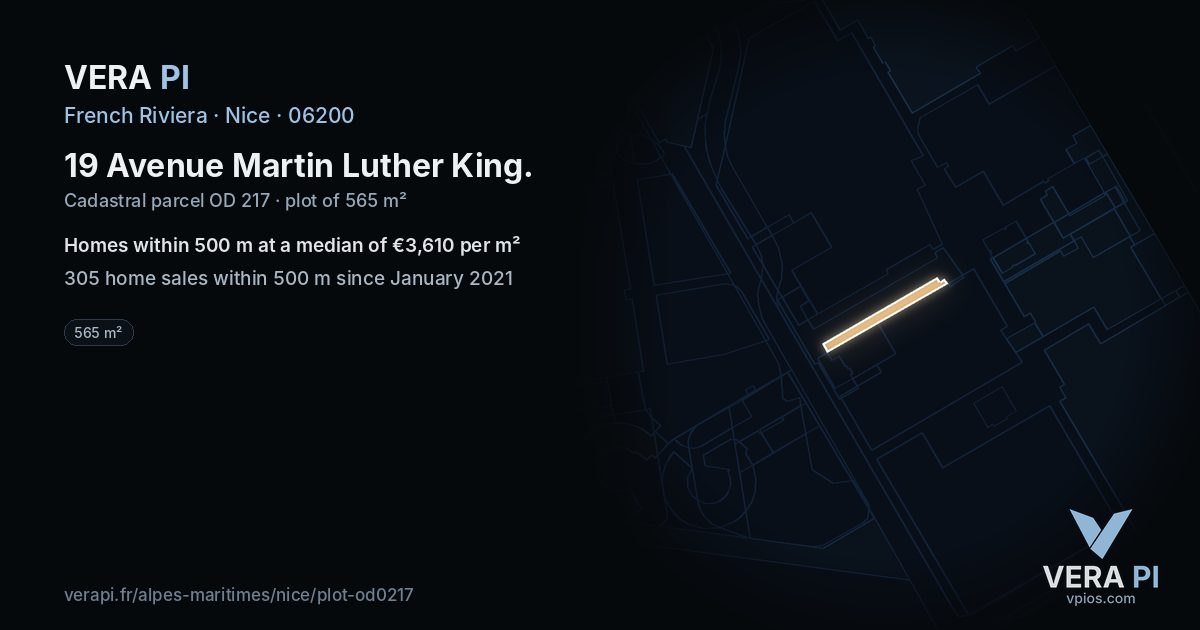 19 Avenue Martin Luther King, Nice at night – the plot lit, the parcels around coloured by the prices near them