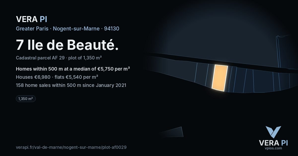 7 Ile de Beauté, Nogent-sur-Marne at night – the plot lit, the parcels around coloured by the prices near them