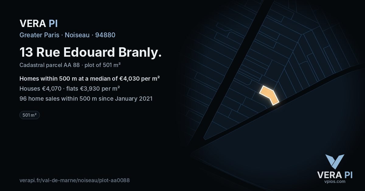 13 Rue Edouard Branly, Noiseau at night – the plot lit, the parcels around coloured by the prices near them