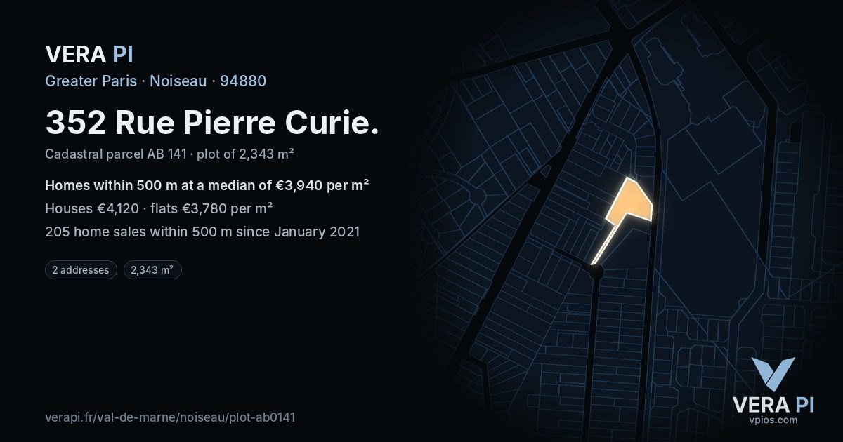352 Rue Pierre Curie, Noiseau at night – the plot lit, the parcels around coloured by the prices near them