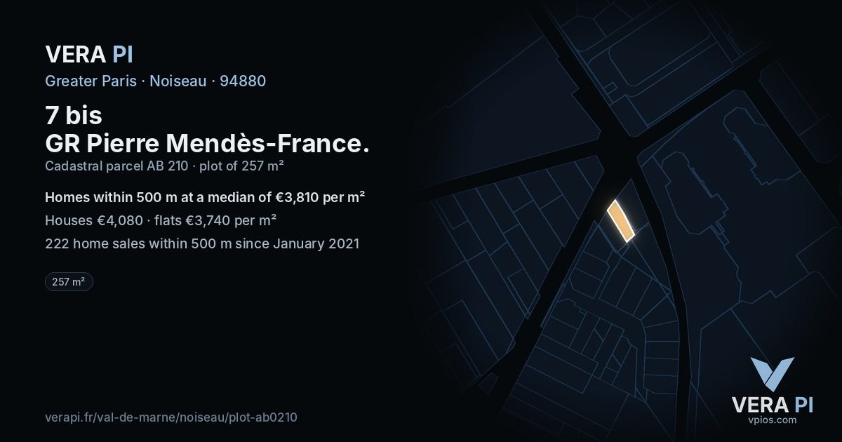 7 bis GR Pierre Mendès-France, Noiseau at night – the plot lit, the parcels around coloured by the prices near them