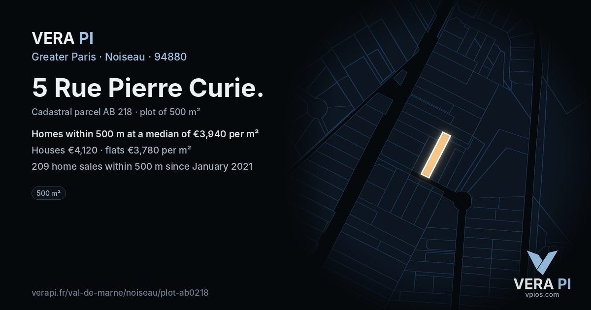 5 Rue Pierre Curie, Noiseau at night – the plot lit, the parcels around coloured by the prices near them