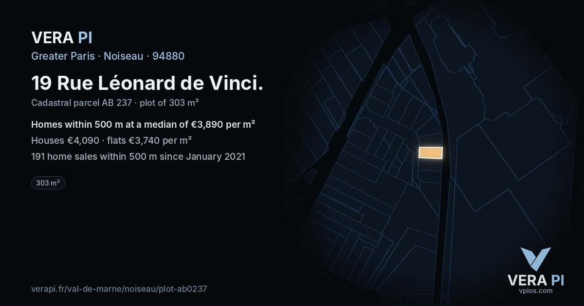 19 Rue Léonard de Vinci, Noiseau at night – the plot lit, the parcels around coloured by the prices near them