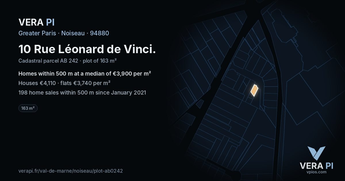 10 Rue Léonard de Vinci, Noiseau at night – the plot lit, the parcels around coloured by the prices near them
