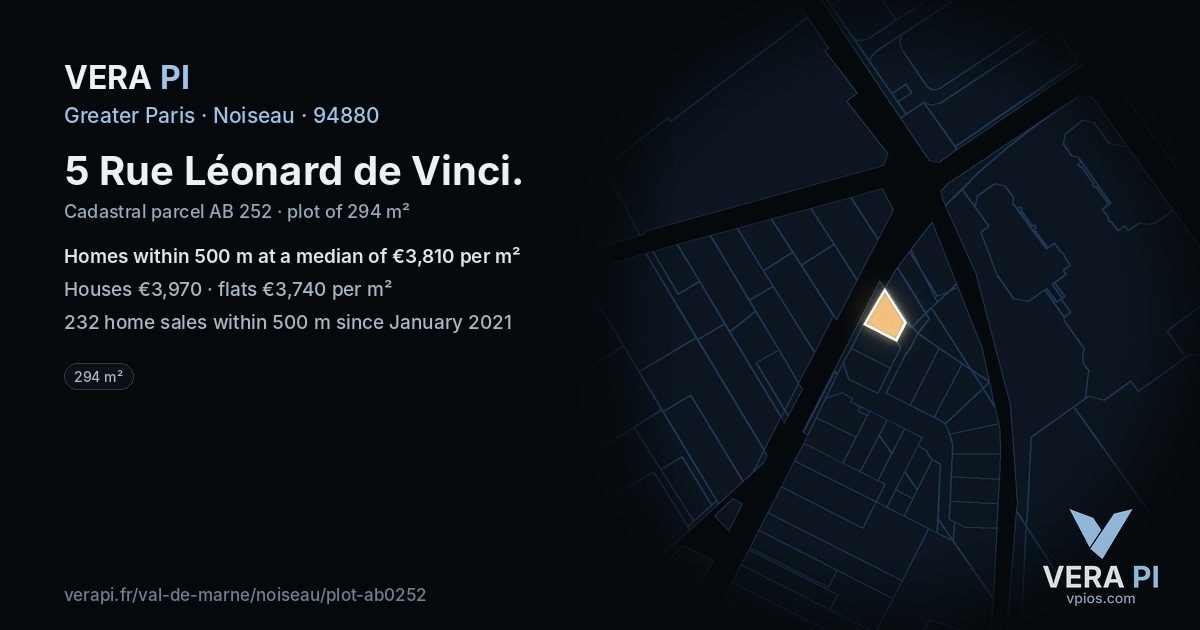 5 Rue Léonard de Vinci, Noiseau at night – the plot lit, the parcels around coloured by the prices near them