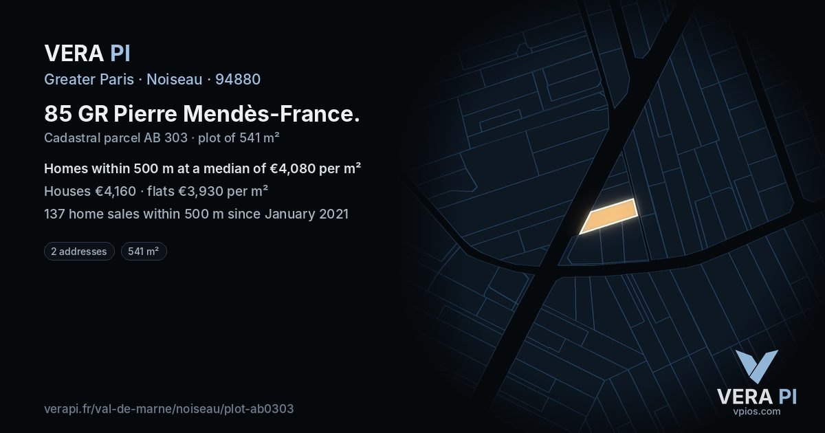 85 GR Pierre Mendès-France, Noiseau at night – the plot lit, the parcels around coloured by the prices near them