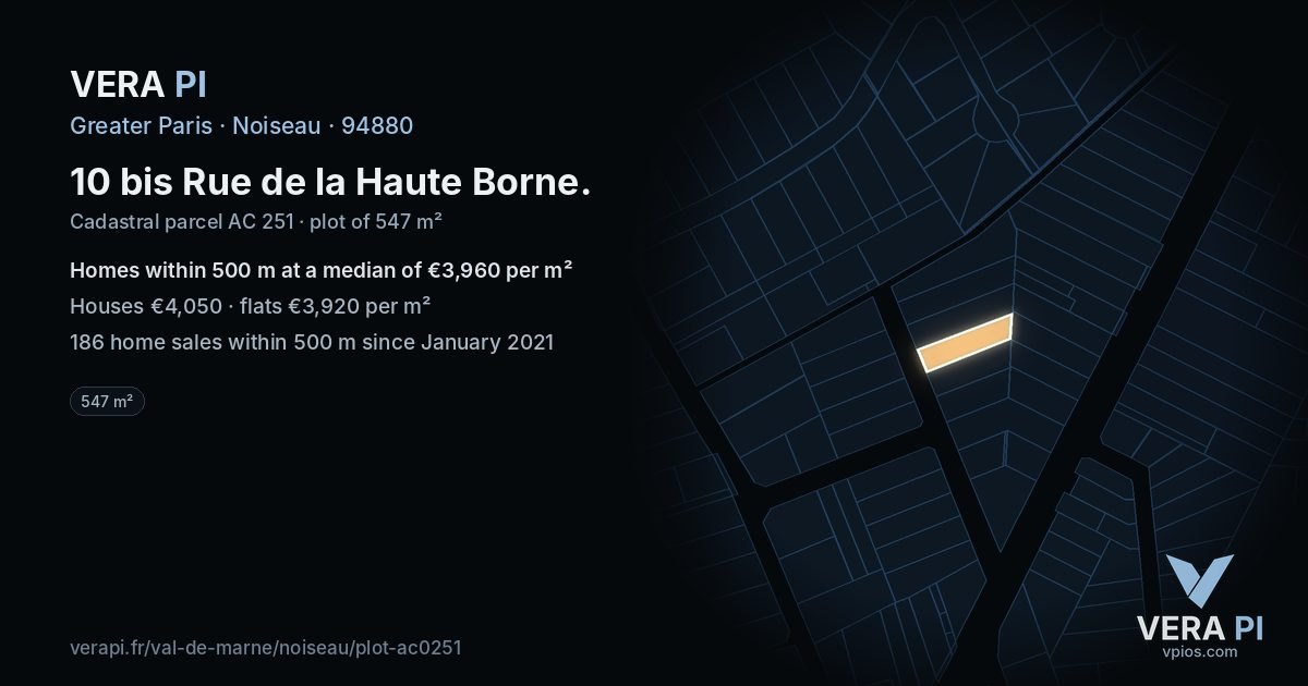 10 bis Rue de la Haute Borne, Noiseau at night – the plot lit, the parcels around coloured by the prices near them