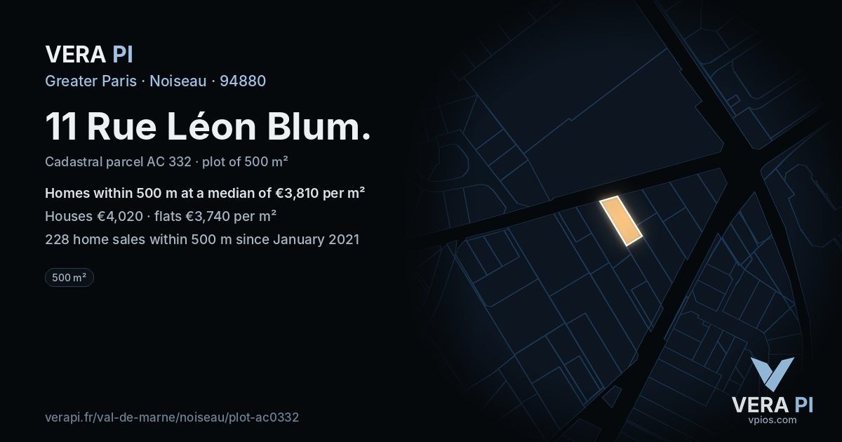 11 Rue Léon Blum, Noiseau at night – the plot lit, the parcels around coloured by the prices near them