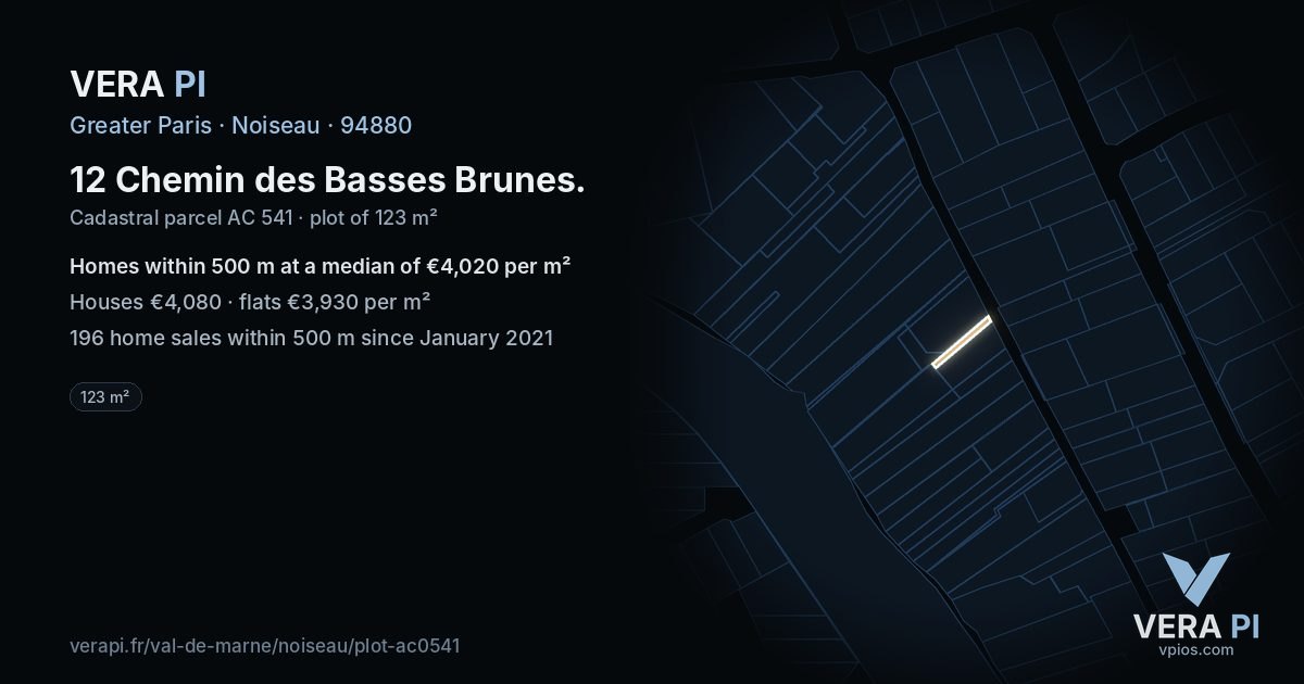 12 Chemin des Basses Brunes, Noiseau at night – the plot lit, the parcels around coloured by the prices near them