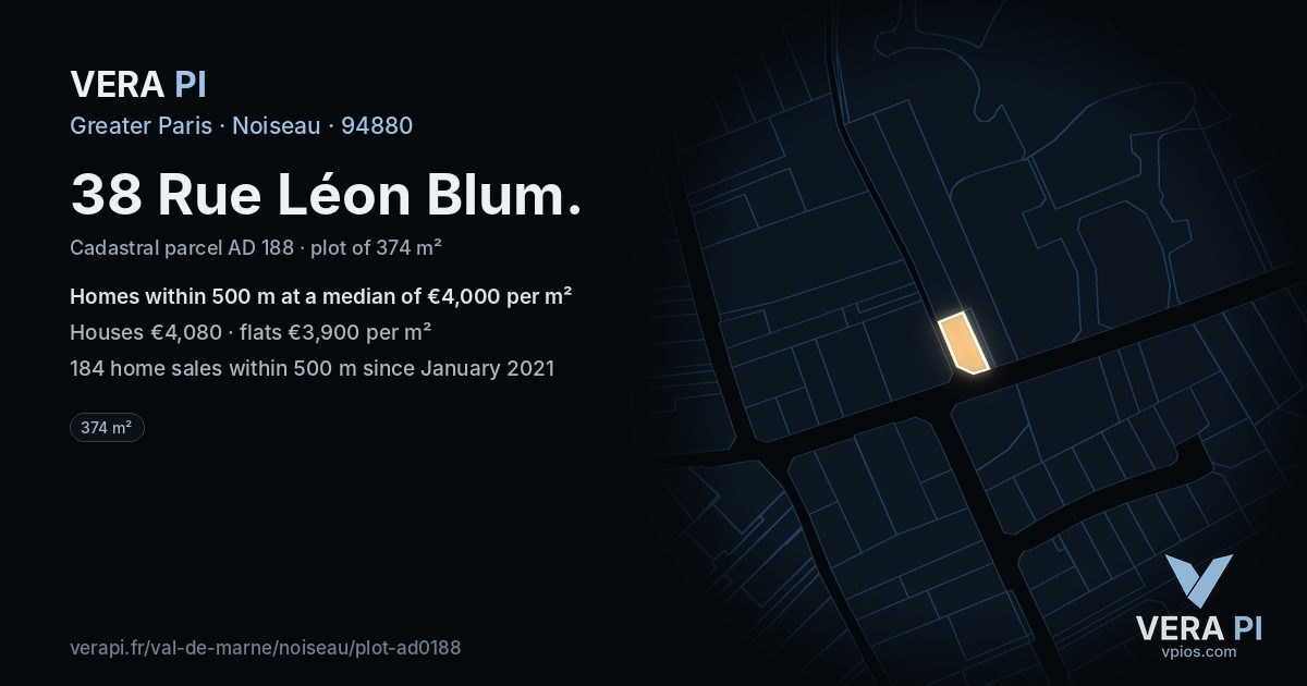38 Rue Léon Blum, Noiseau at night – the plot lit, the parcels around coloured by the prices near them